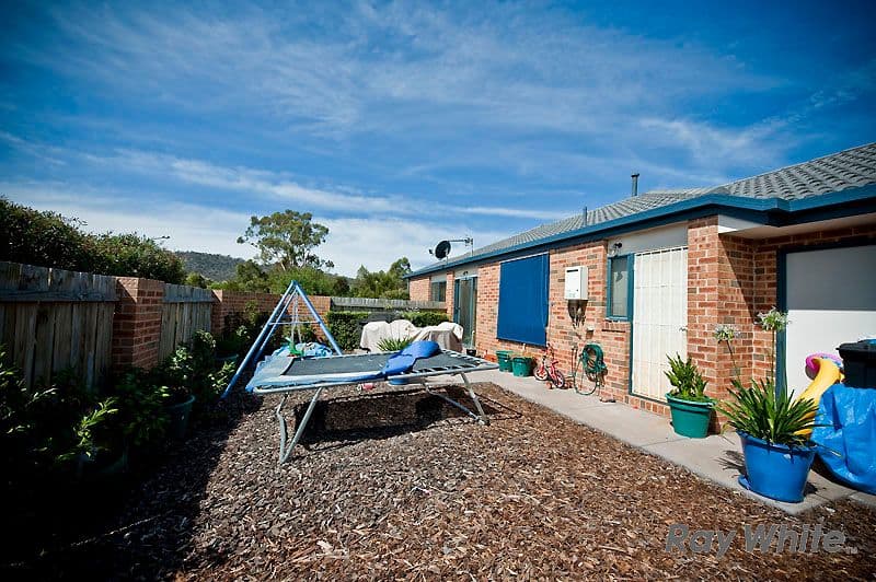 58-60  Betty Maloney Crescent, BANKS ACT 2906, Banks - Thumbnail 3