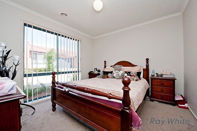 58-60  Betty Maloney Crescent, BANKS ACT 2906, Banks - Thumbnail 4