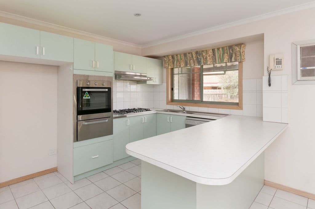 7 Bergen Close, Keilor Lodge VIC 3038, Keilor Lodge - Thumbnail 2