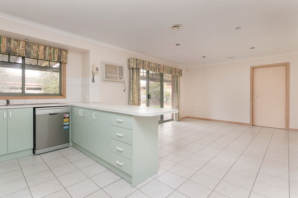 7 Bergen Close, Keilor Lodge VIC 3038, Keilor Lodge - Thumbnail 3