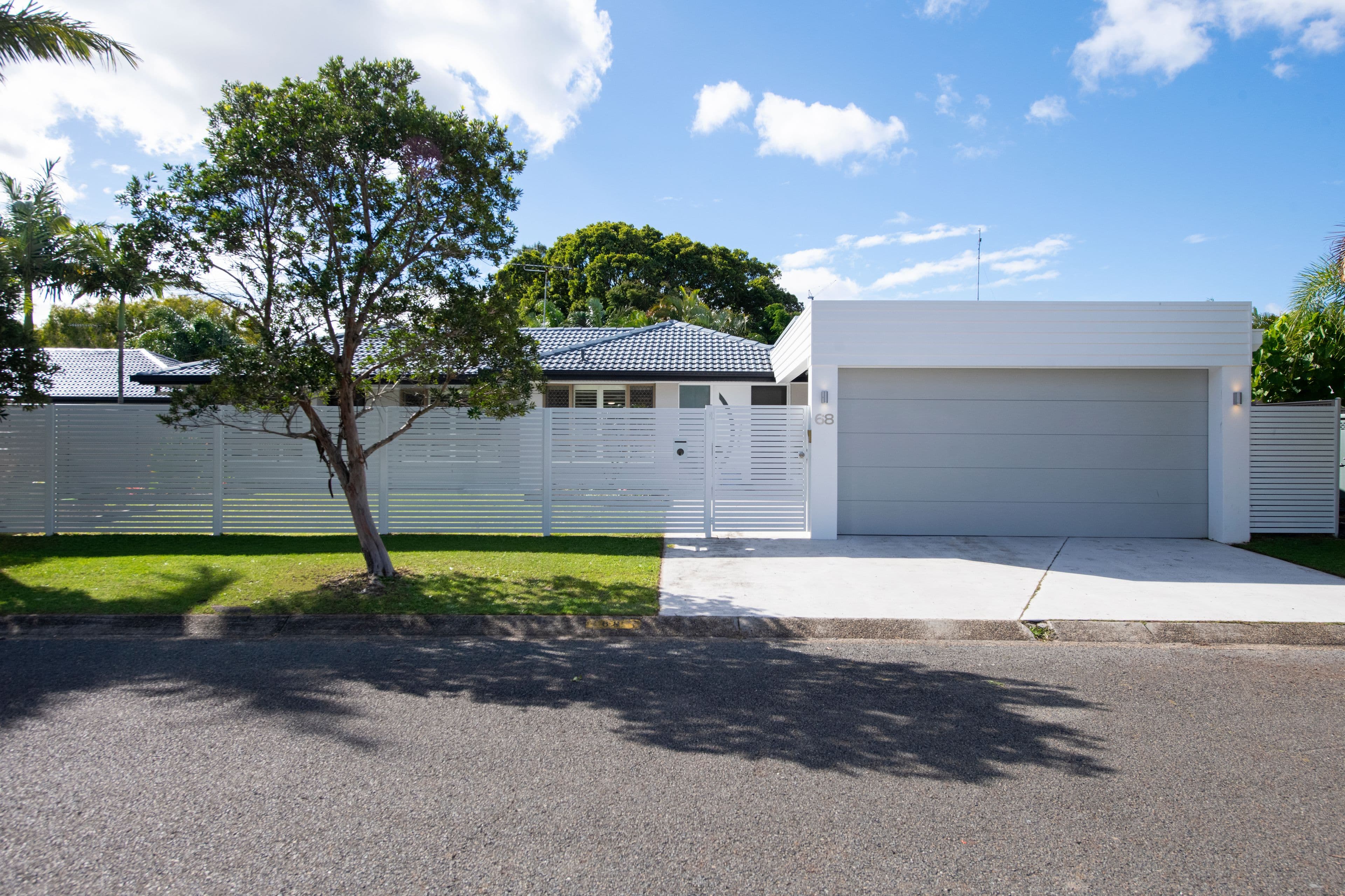 68 Volante Crescent, Mermaid Waters QLD 4218, Mermaid Waters - Thumbnail 2