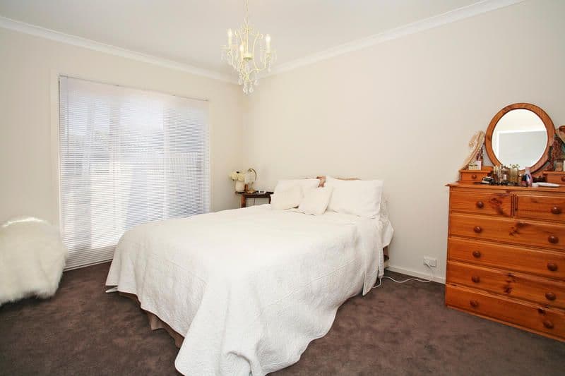 79 Grandview Road, TORQUAY VIC 3228, Torquay - Thumbnail 2