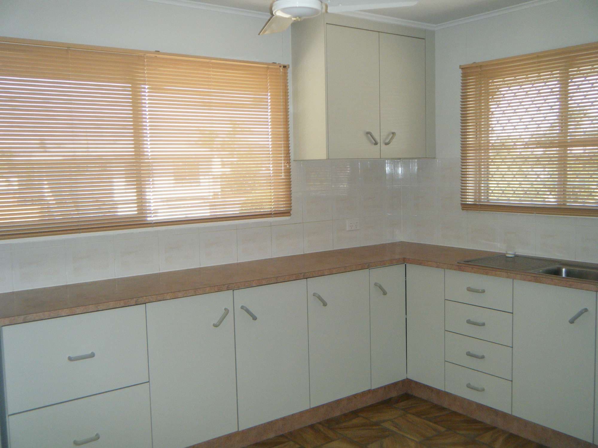 24 Cabot Street, AITKENVALE QLD 4814, Aitkenvale - Thumbnail 2