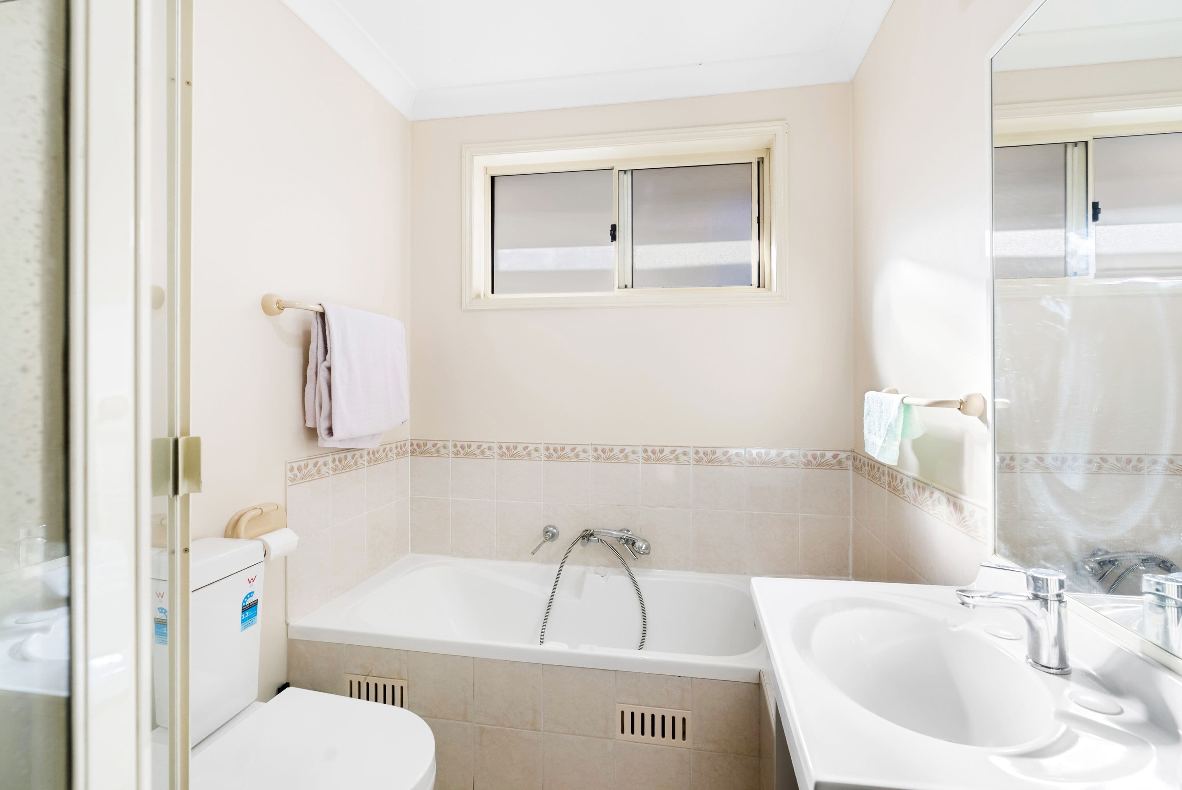 14 Airlie Crescent, Cecil Hills NSW 2171, Cecil Hills - Thumbnail 8