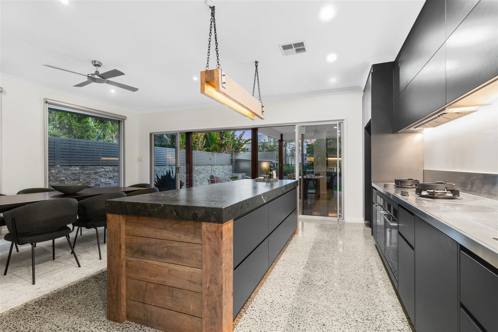 24 Willis Street, Gordon Park QLD 4031, Gordon Park - Thumbnail 7