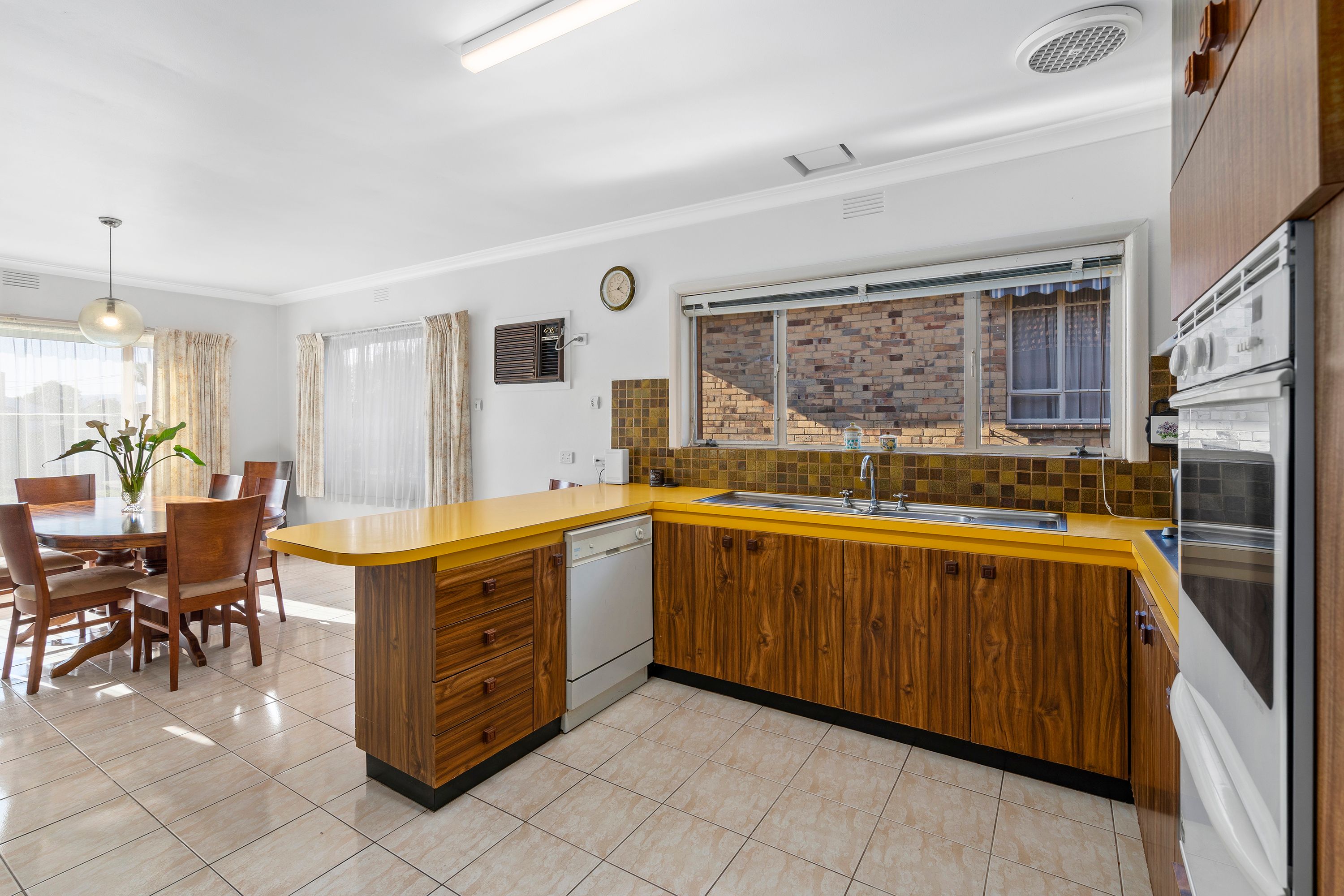 18 Mulgoa Avenue, Dandenong North VIC 3175, Dandenong North - Thumbnail 5