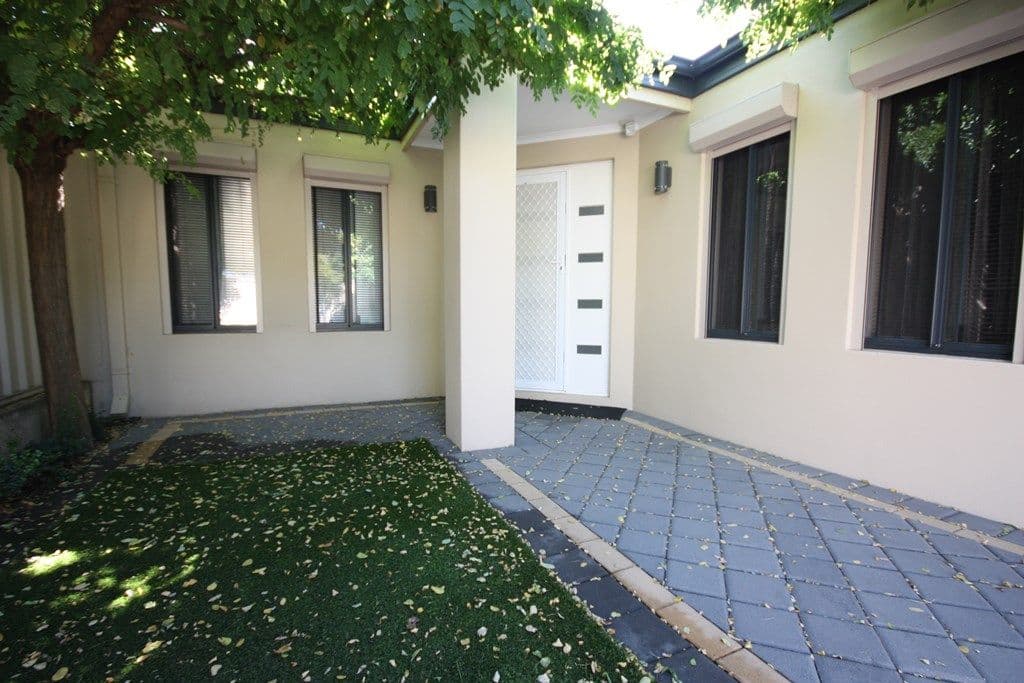 12a McGilvray Avenue, MORLEY WA 6062, Morley - Thumbnail 2