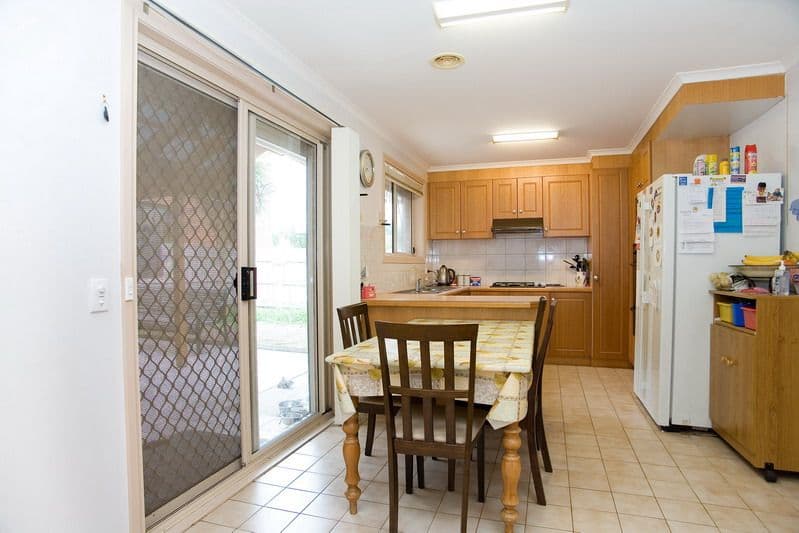 15 Spaniel Court, MILL PARK VIC 3082, Mill Park - Thumbnail 5