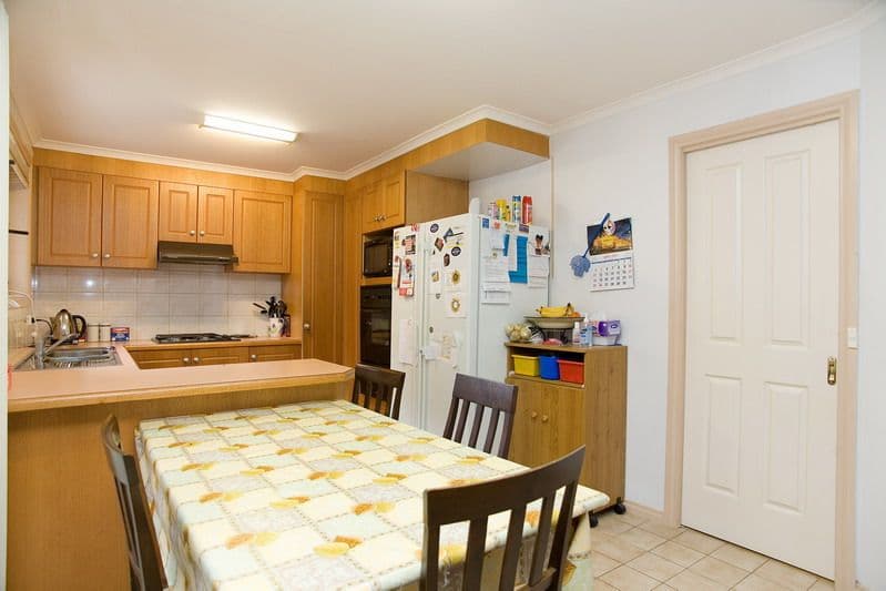 15 Spaniel Court, MILL PARK VIC 3082, Mill Park - Thumbnail 6