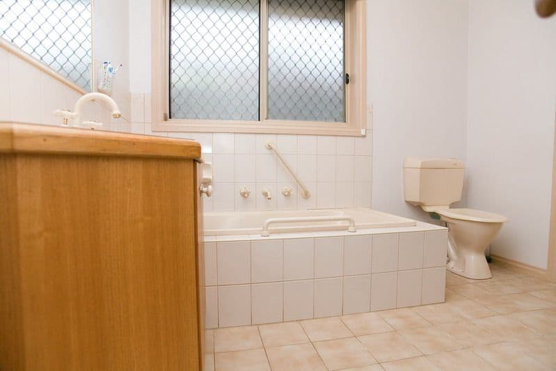 15 Spaniel Court, MILL PARK VIC 3082, Mill Park - Thumbnail 8