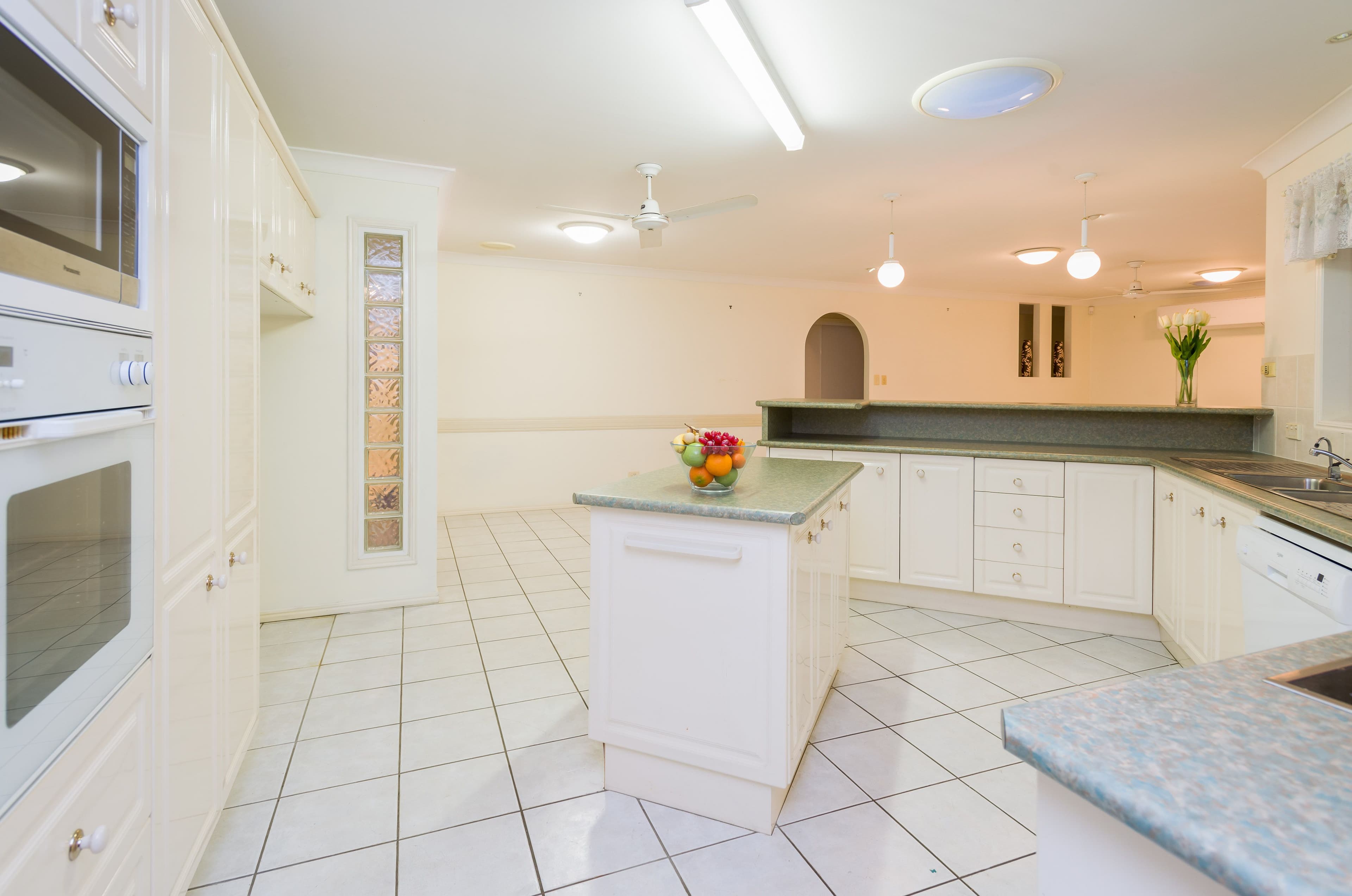 33 Maisie Place, Eight Mile Plains QLD 4113, Eight Mile Plains - Thumbnail 7