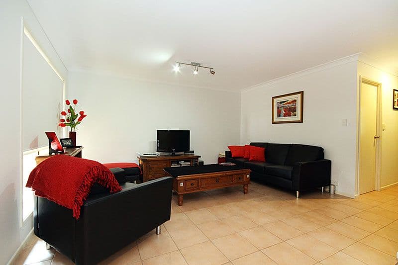 32 Huon Place, FOREST LAKE QLD 4078, Forest Lake - Thumbnail 2