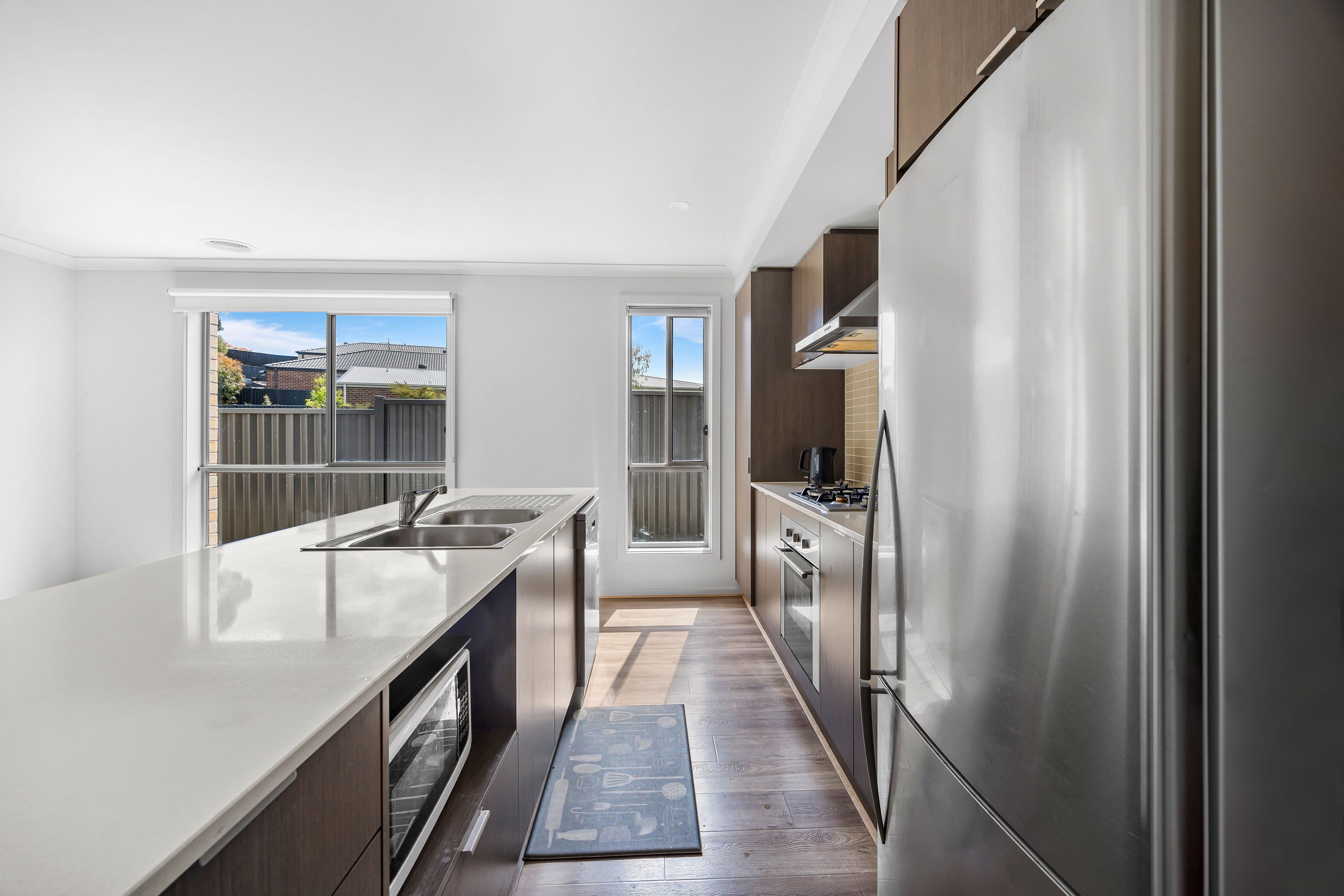 3 Cowley Court, Canadian VIC 3350, Canadian - Thumbnail 2