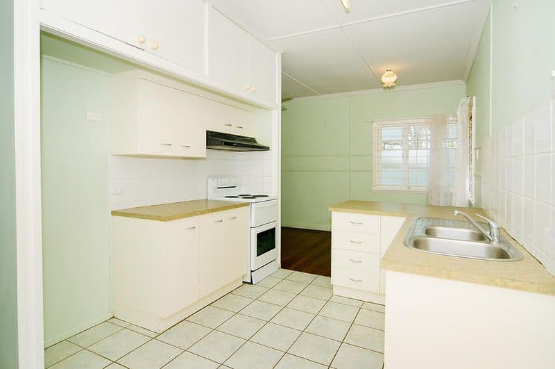 4 David Street, TENNYSON QLD 4105, Tennyson - Thumbnail 2