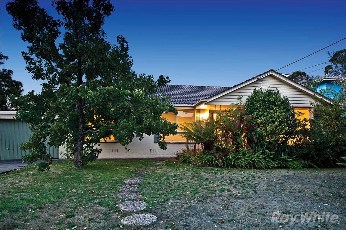 15 Lowen Road, Glen Waverley VIC 3150, Glen Waverley - Image 1