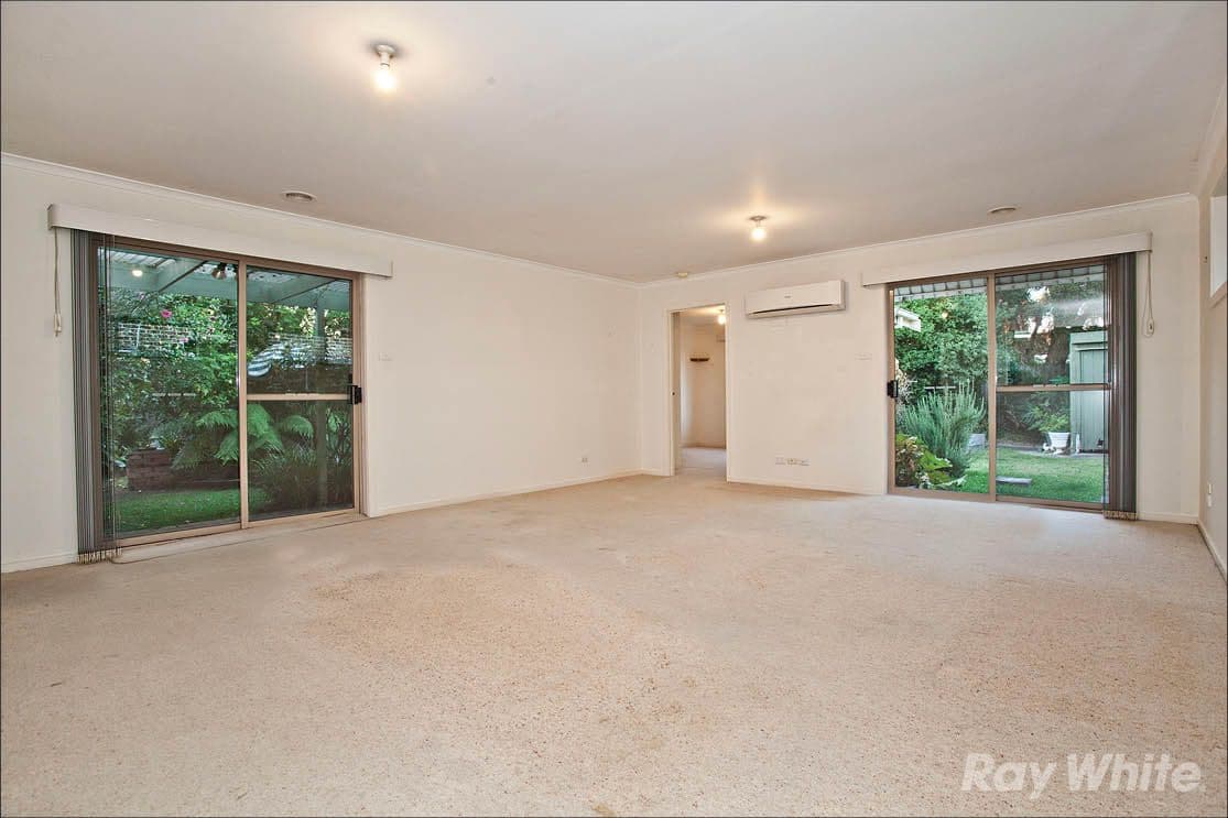 15 Lowen Road, Glen Waverley VIC 3150, Glen Waverley - Thumbnail 4