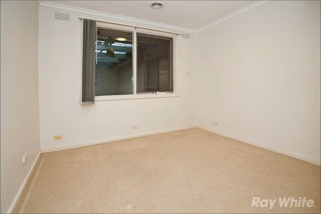 15 Lowen Road, Glen Waverley VIC 3150, Glen Waverley - Thumbnail 6