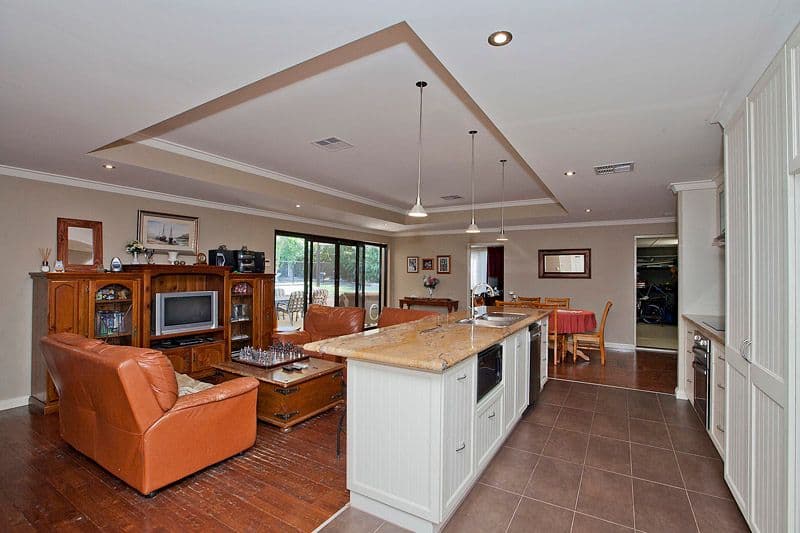35 Coronilla Way, FORRESTFIELD WA 6058, Forrestfield - Thumbnail 8