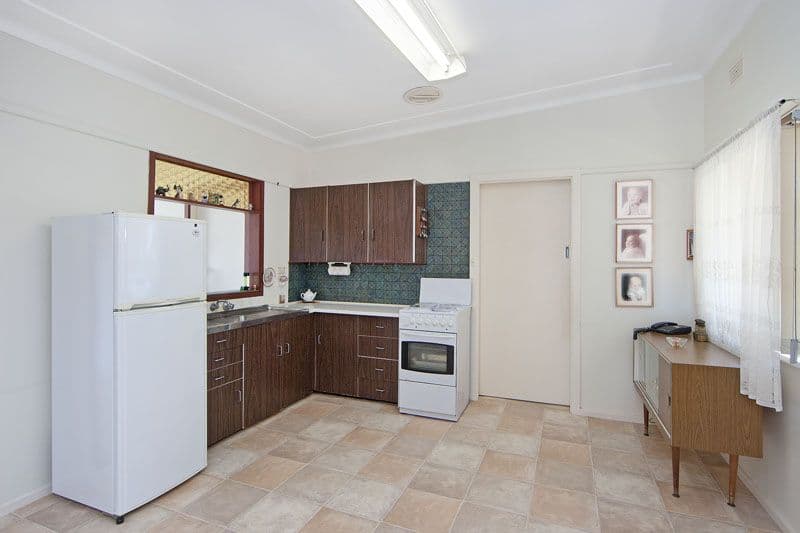 63 Dampier Boulevard, KILLARNEY VALE NSW 2261, Killarney Vale - Thumbnail 2