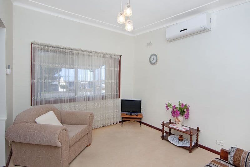 63 Dampier Boulevard, KILLARNEY VALE NSW 2261, Killarney Vale - Thumbnail 3