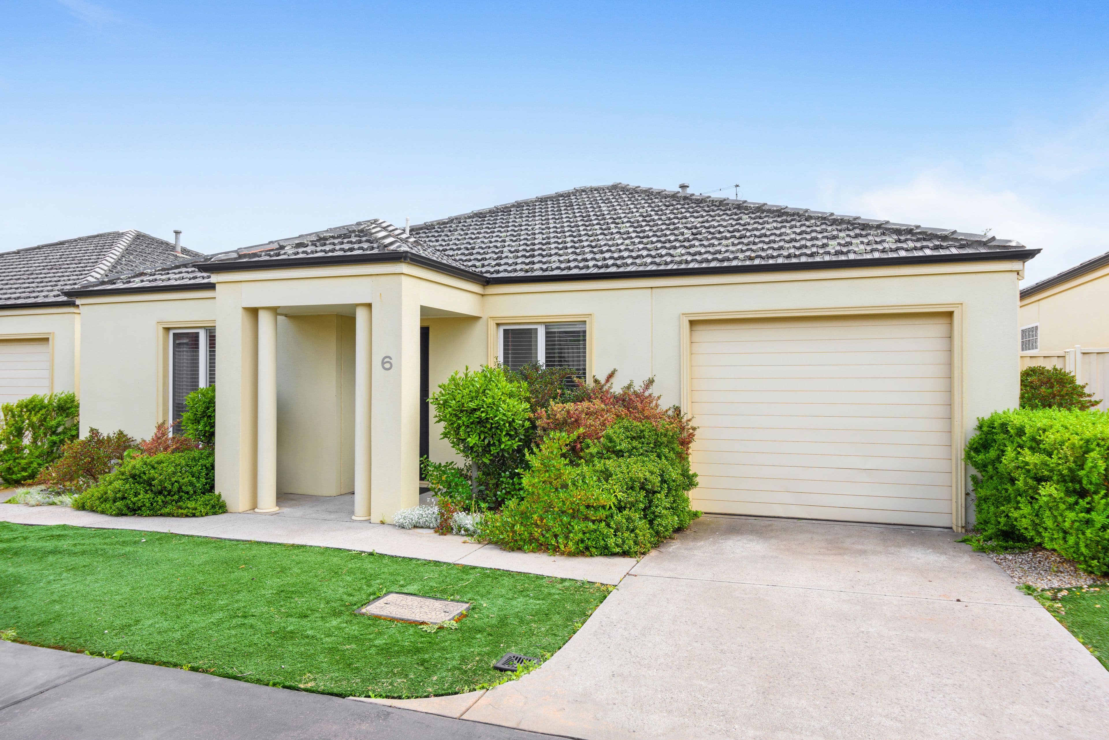 6 Brighton Court, Wendouree VIC 3355, Wendouree - Thumbnail 2