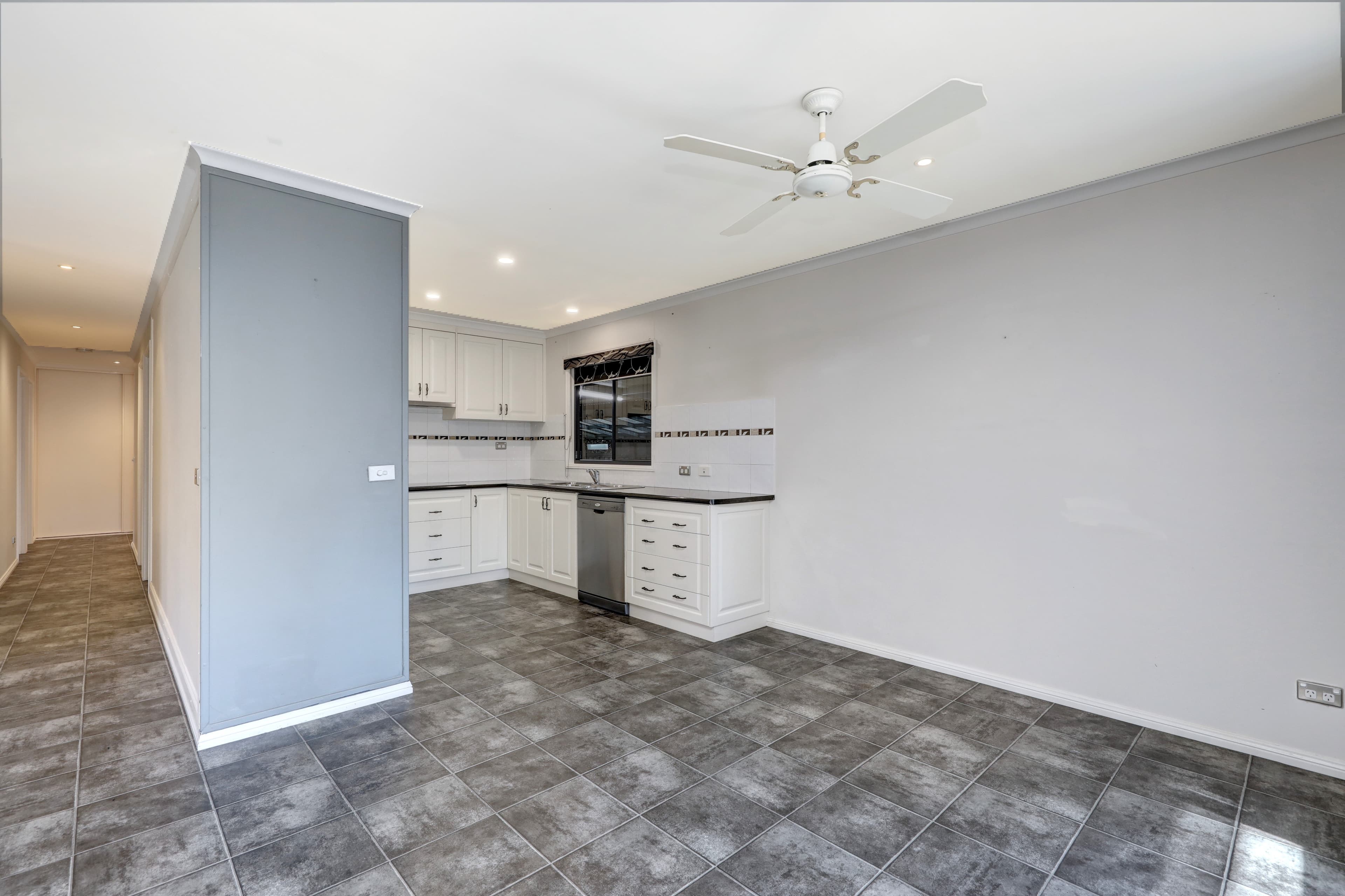 15 Lakeside Drive, Oasis Village, Cobram VIC 3644, Cobram - Thumbnail 3