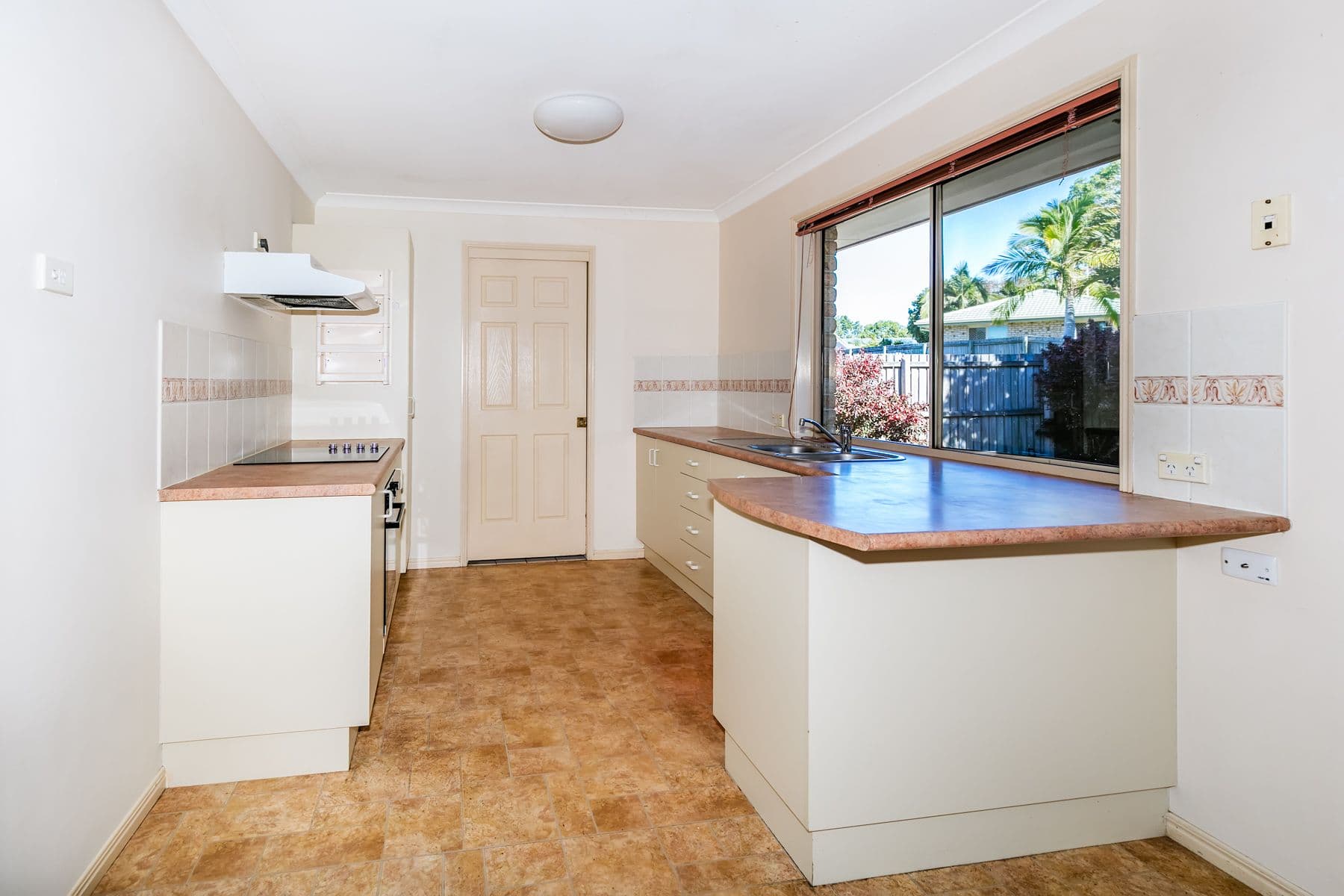 12 Park Close, Hillcrest QLD 4118, Hillcrest - Thumbnail 4