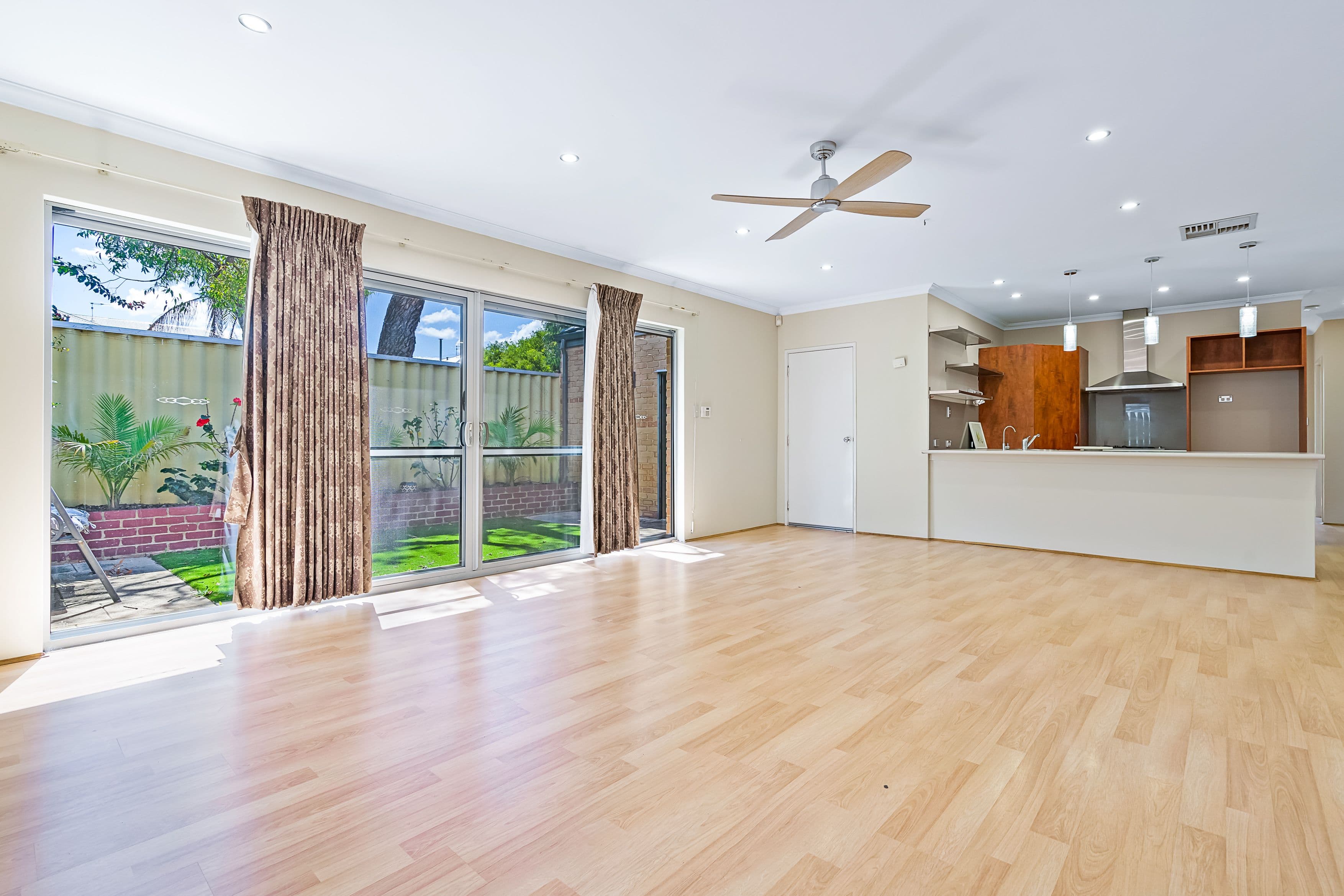 159A Huntriss Road, Doubleview WA 6018, Doubleview - Thumbnail 2