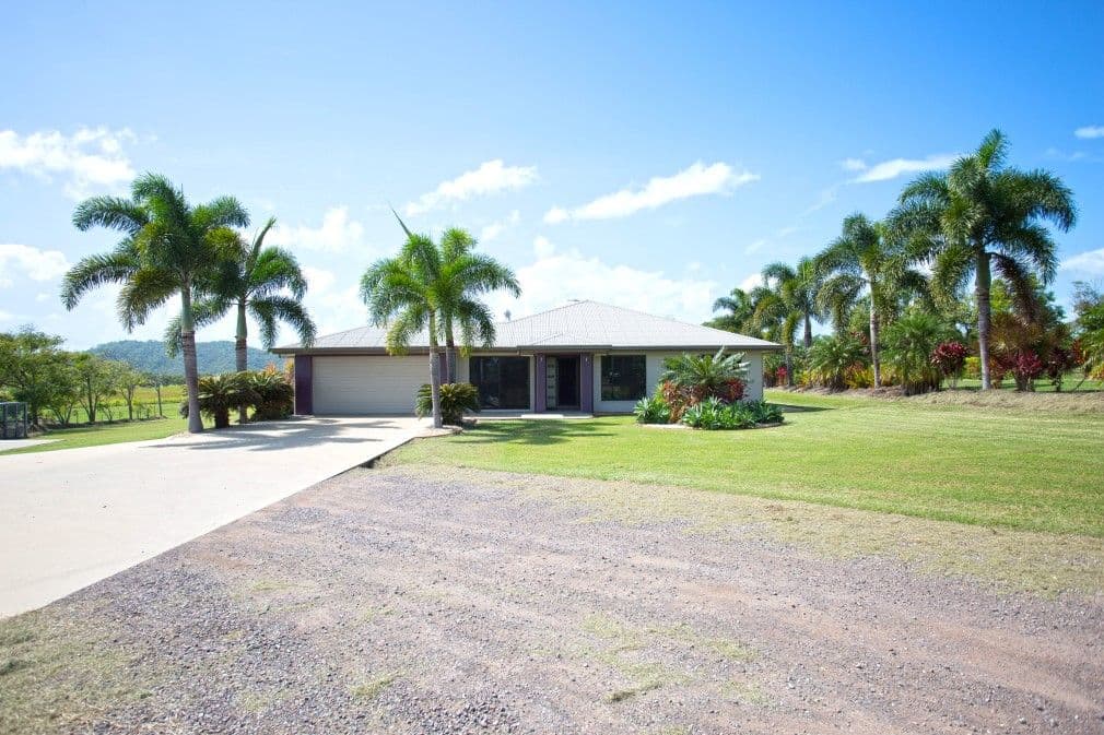 947 Grasstree Road, Sarina Beach QLD 4737, Sarina Beach - Thumbnail 2