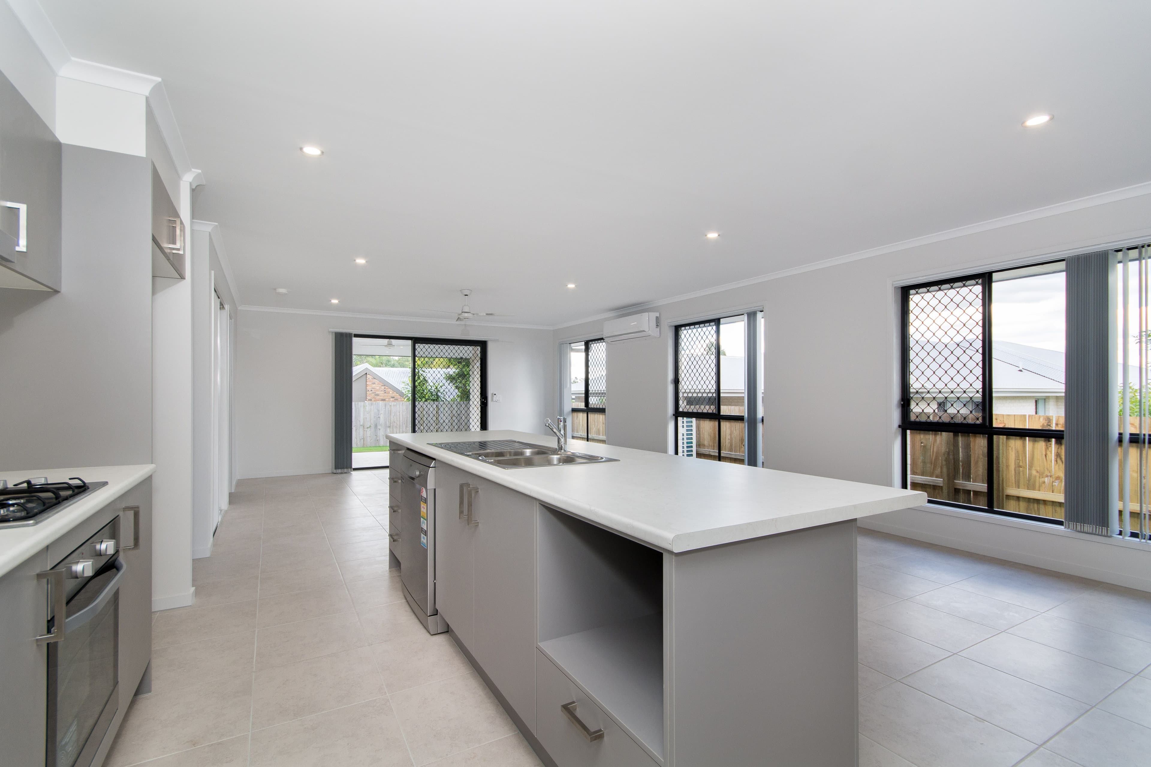4 Valuniu Place, Boronia Heights QLD 4124, Boronia Heights - Thumbnail 3