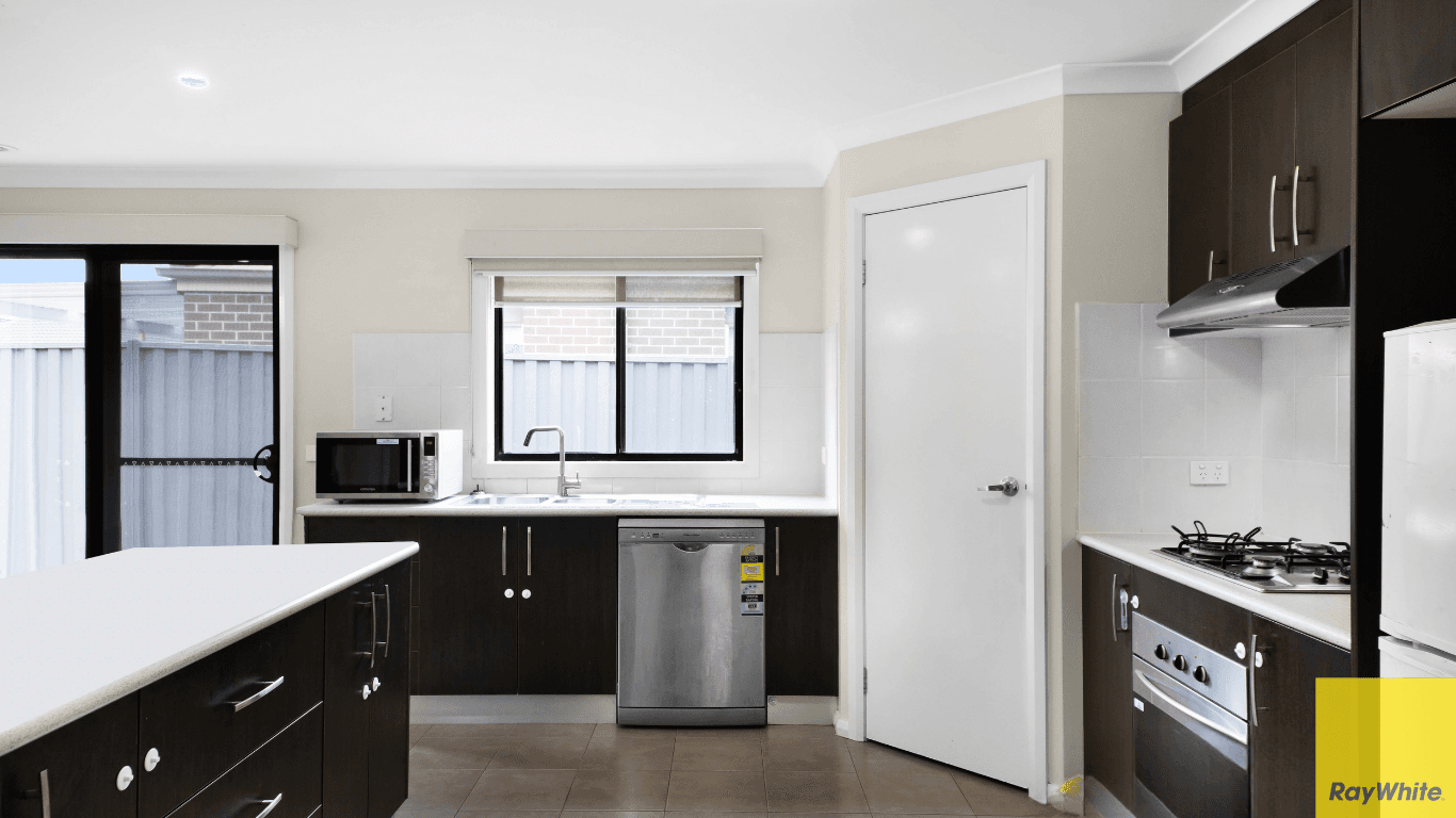 29 Mayesbrook Road, MANOR LAKES VIC 3024, Manor Lakes - Thumbnail 4