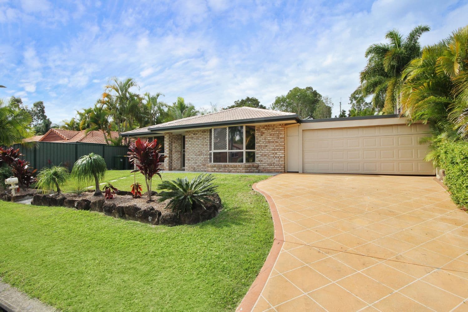 24 Ziedan Drive, MUDGEERABA QLD 4213, Mudgeeraba - Thumbnail 2