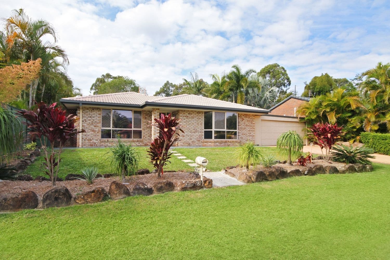 24 Ziedan Drive, MUDGEERABA QLD 4213, Mudgeeraba - Thumbnail 3