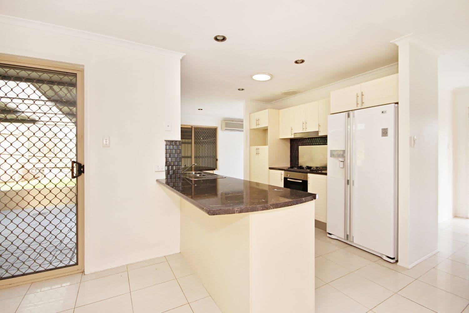 24 Ziedan Drive, MUDGEERABA QLD 4213, Mudgeeraba - Thumbnail 7