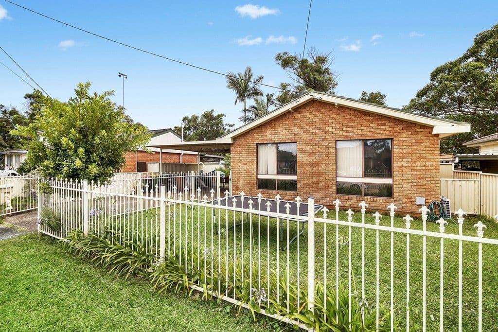 17 Erin Avenue, Berkeley Vale NSW 2261, Berkeley Vale - Image 1