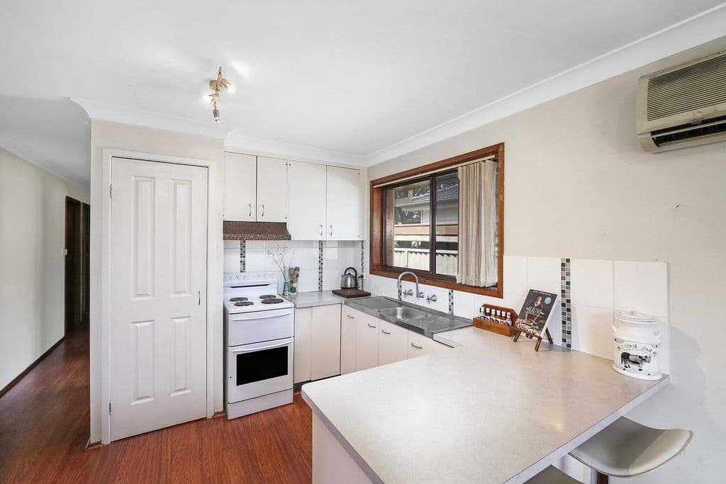 17 Erin Avenue, Berkeley Vale NSW 2261, Berkeley Vale - Thumbnail 3
