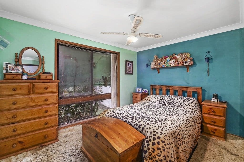 17 Erin Avenue, Berkeley Vale NSW 2261, Berkeley Vale - Thumbnail 4