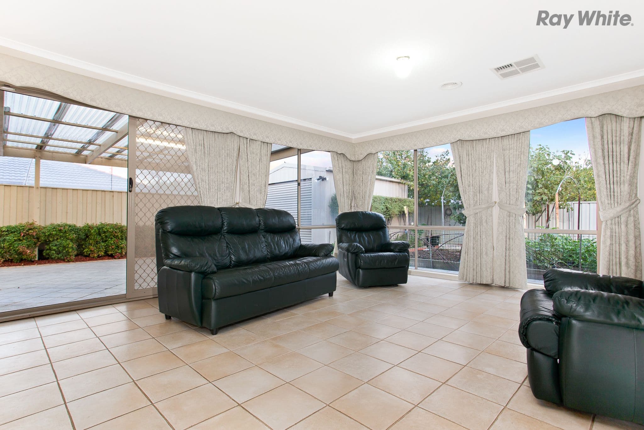 5 Conifer Place, Hillside VIC 3037, Hillside - Thumbnail 5