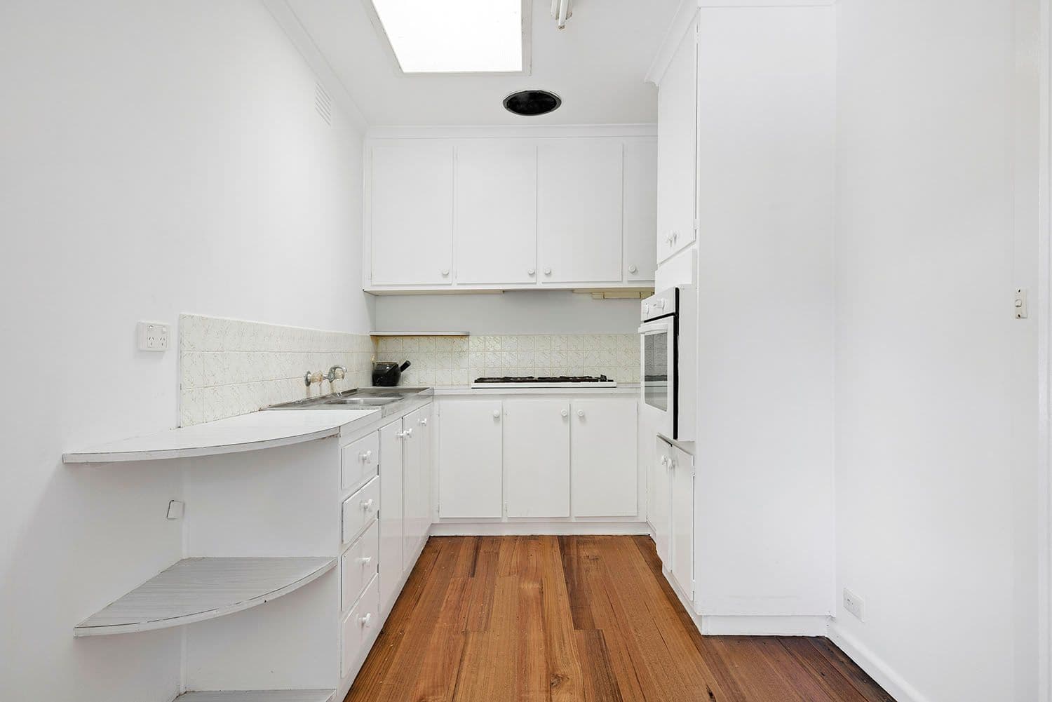 10 Mackenzie Street, Cheltenham VIC 3192, Cheltenham - Thumbnail 3