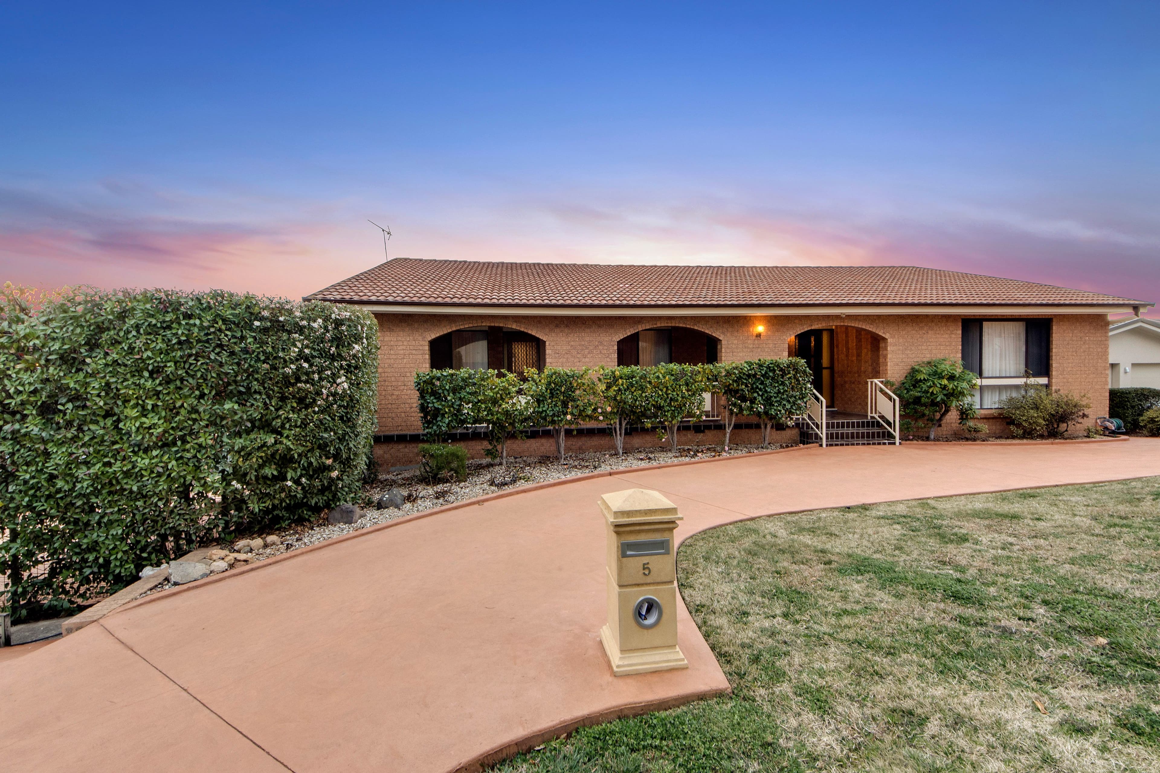 5 Shirra Close, Monash ACT 2904, Monash - Image 1
