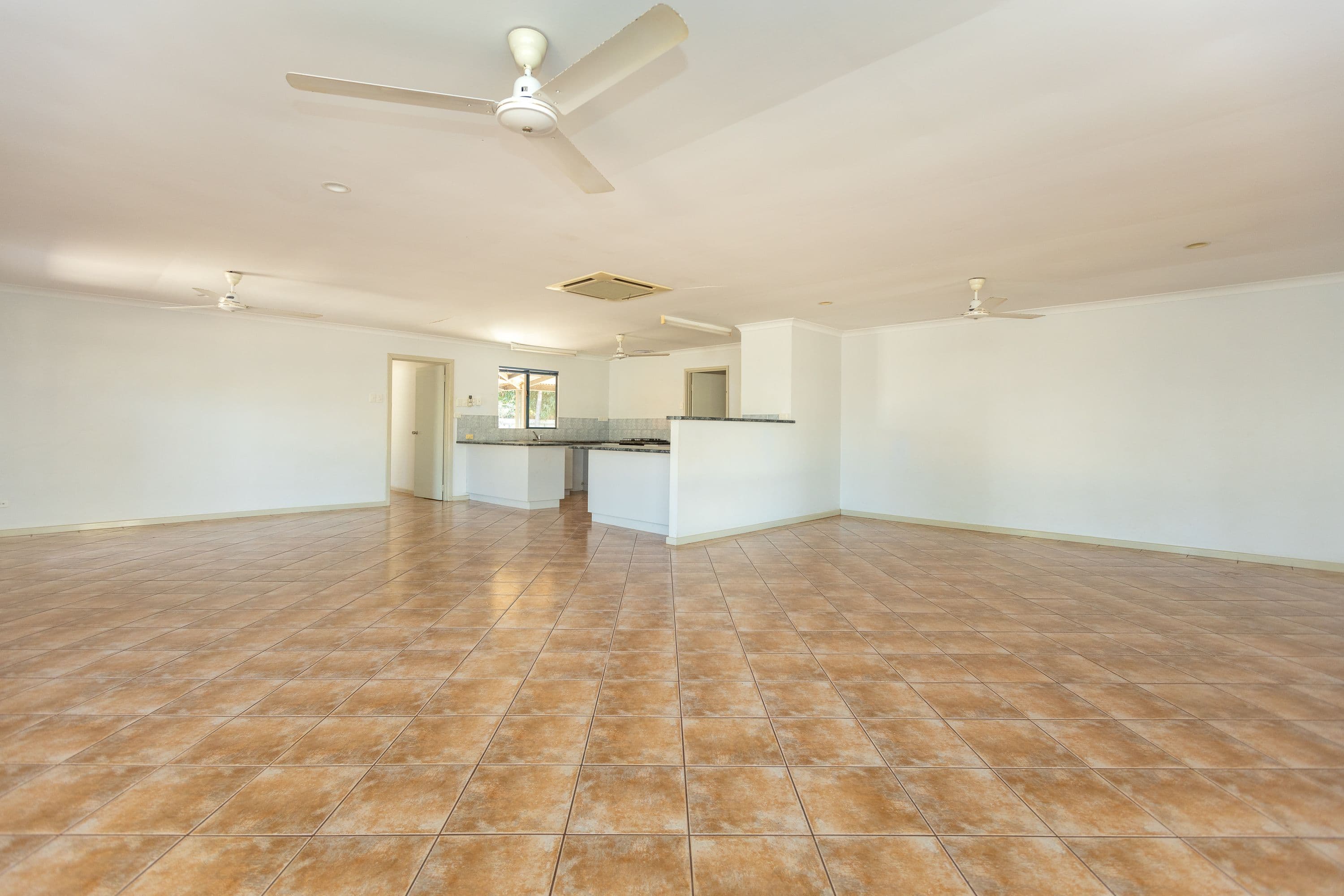 21 Greenshank Drive, Djugun WA 6725, Djugun - Thumbnail 7