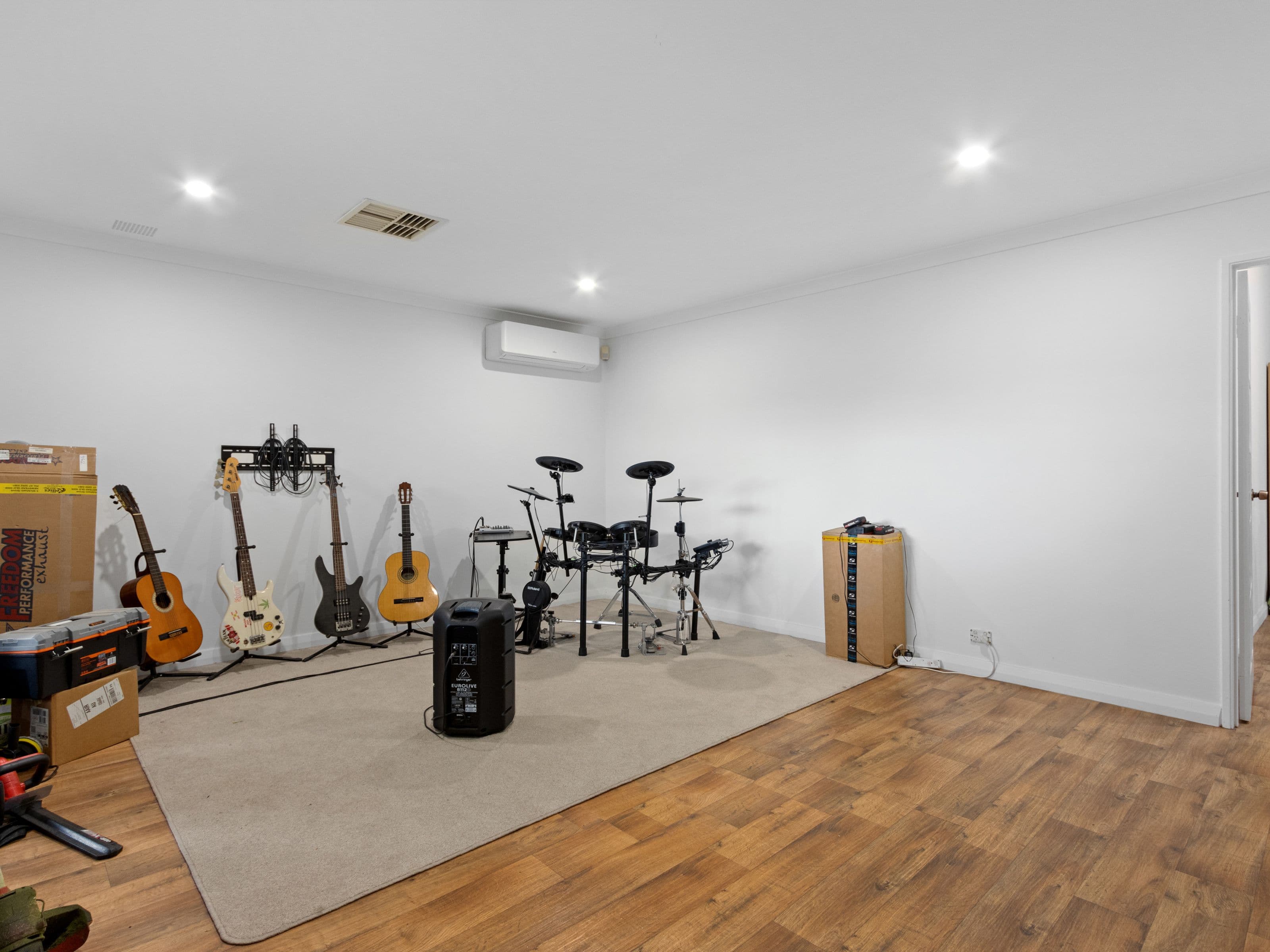 28 Derisleigh Street, Cannington WA 6107, Cannington - Thumbnail 2