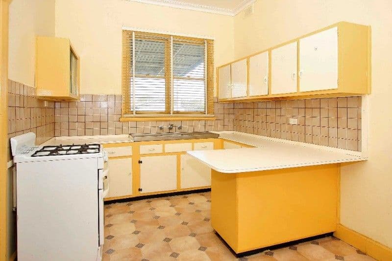 54 Orrong Avenue, RESERVOIR VIC 3073, Reservoir - Thumbnail 2