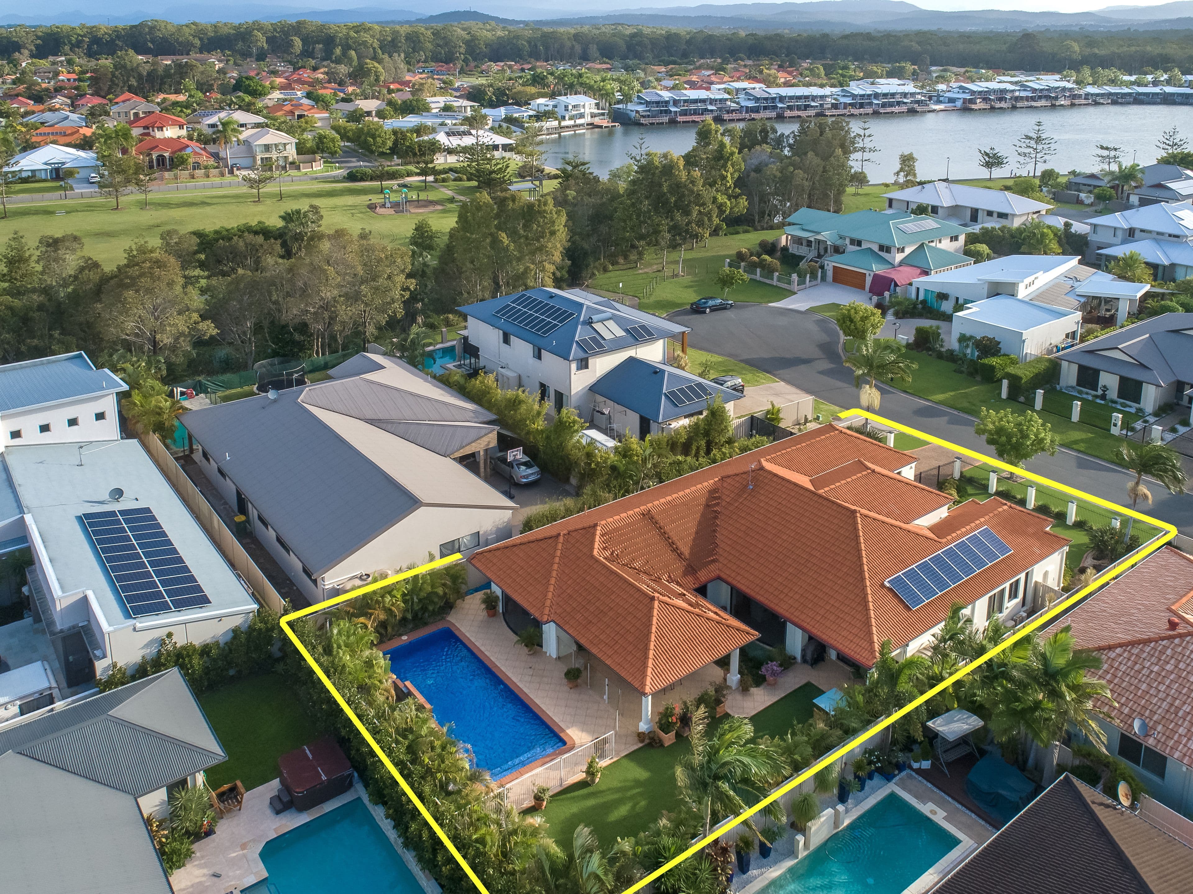 4 Trieste Court, Coombabah QLD 4216, Coombabah - Thumbnail 2