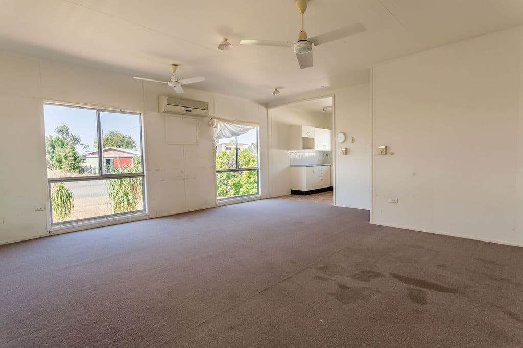 8 Huntley Street, Capella QLD 4723, Capella - Thumbnail 2