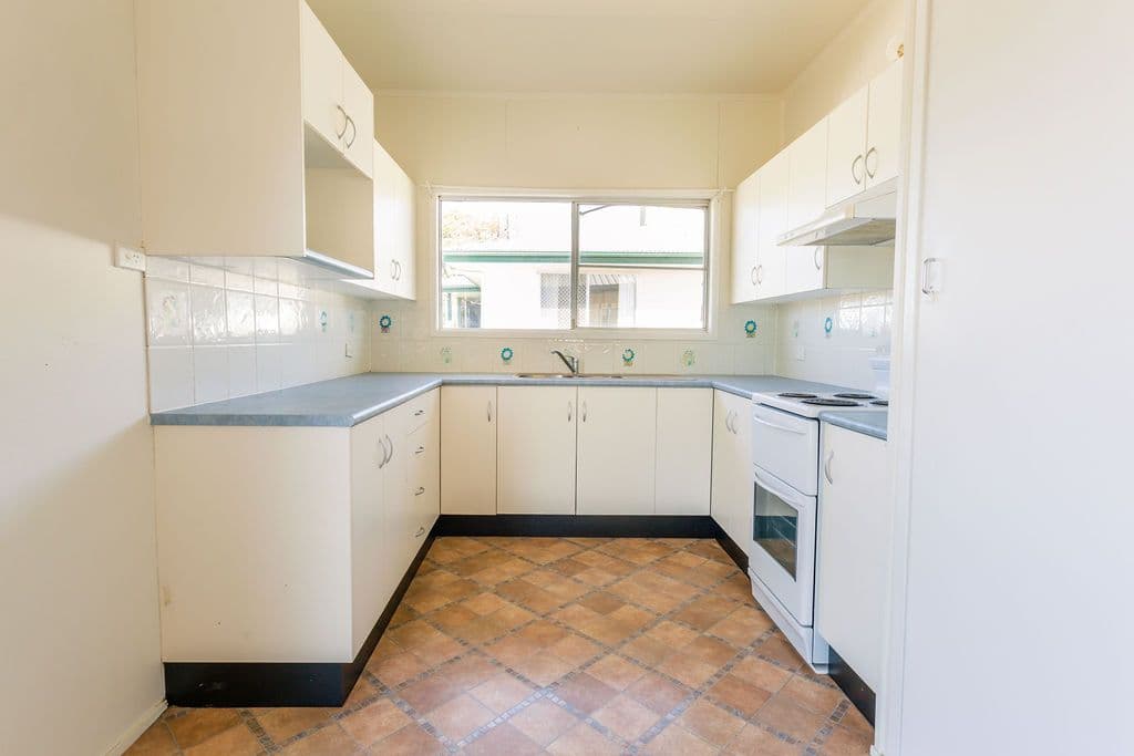 8 Huntley Street, Capella QLD 4723, Capella - Thumbnail 3