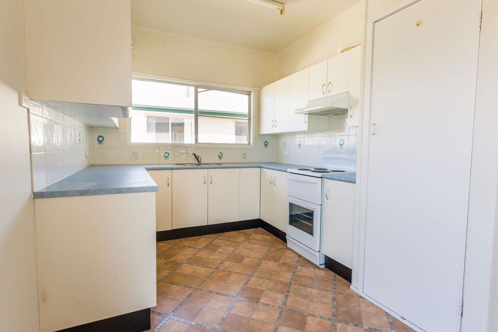 8 Huntley Street, Capella QLD 4723, Capella - Thumbnail 4