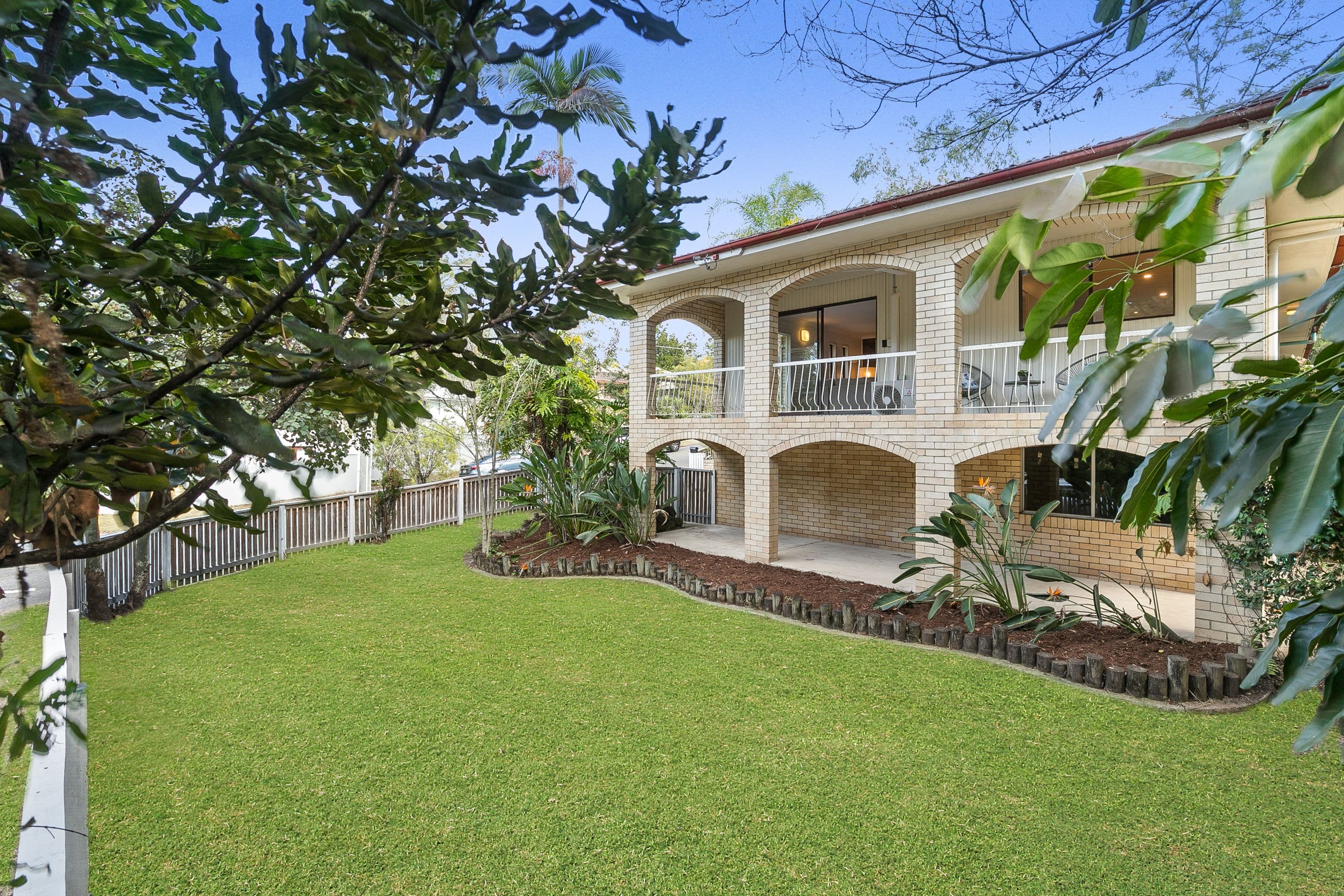 15 Robyn Street, Chapel Hill QLD 4069, Chapel Hill - Thumbnail 3
