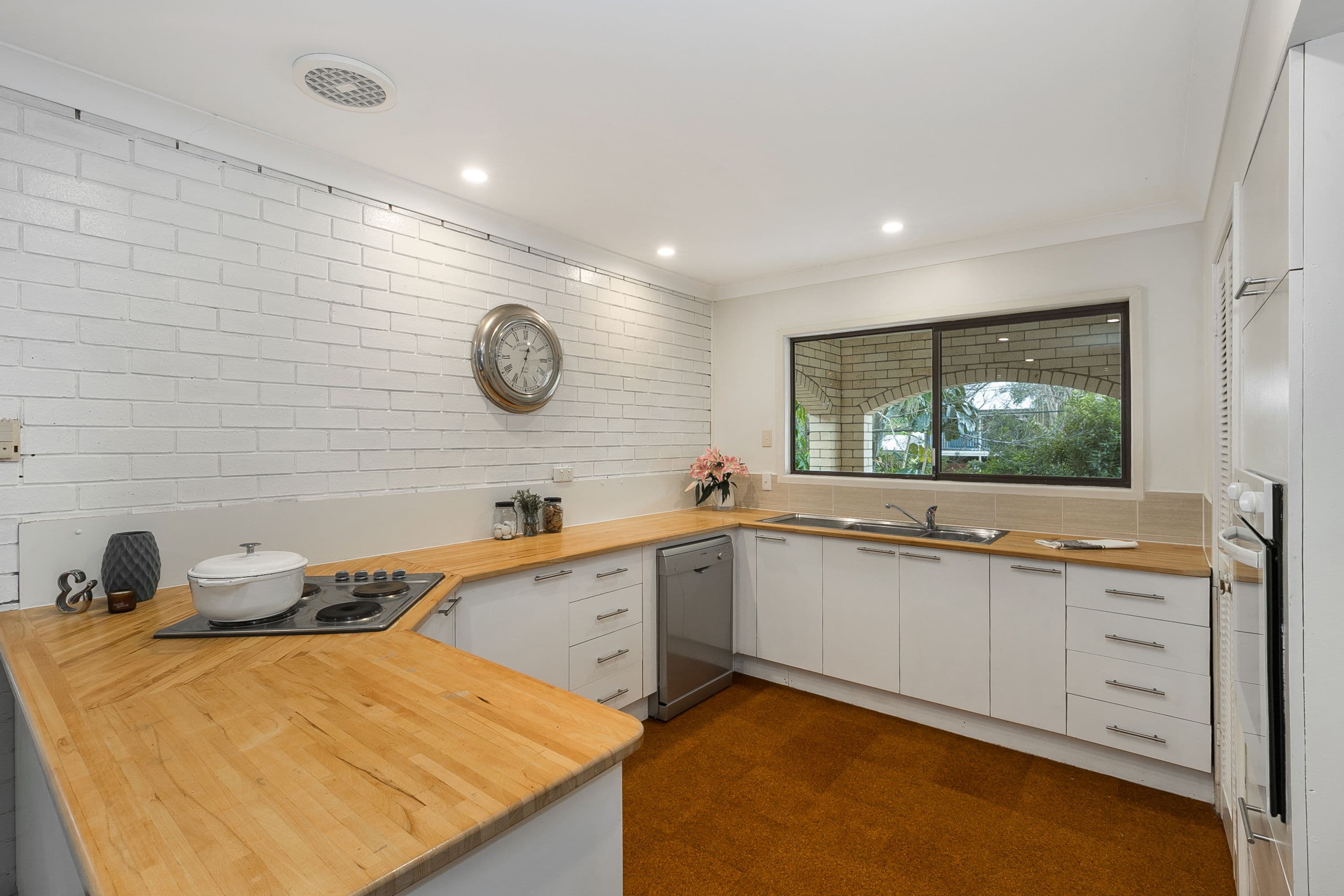 15 Robyn Street, Chapel Hill QLD 4069, Chapel Hill - Thumbnail 6