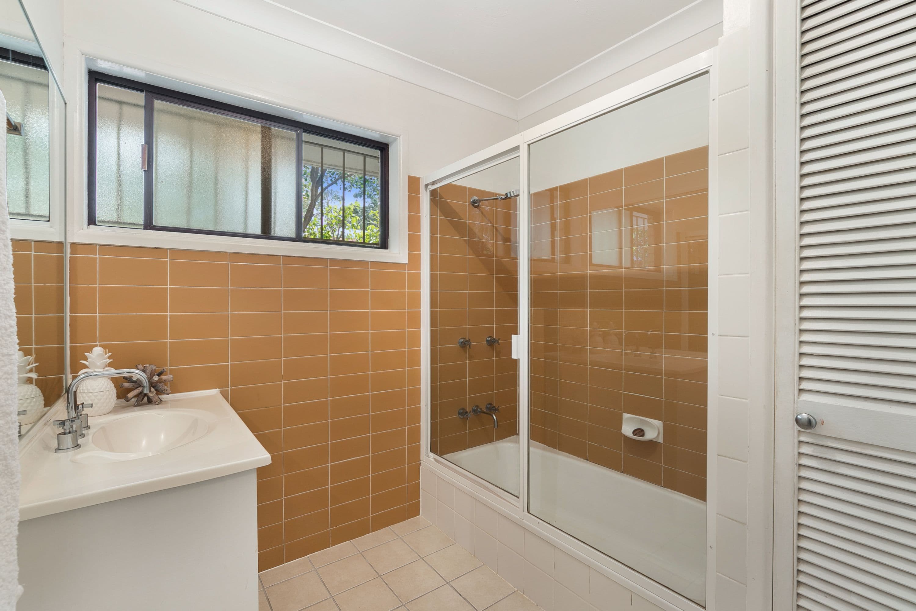 15 Robyn Street, Chapel Hill QLD 4069, Chapel Hill - Thumbnail 8